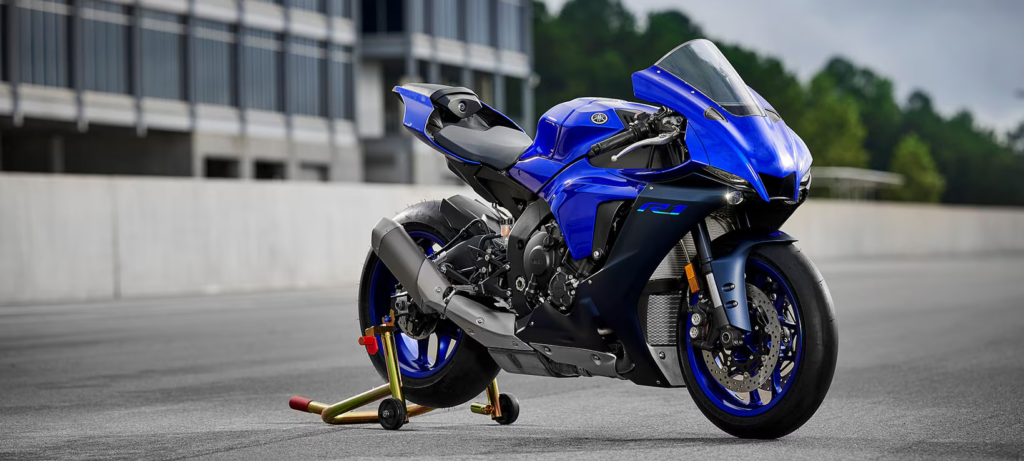 Yamaha YZF-R1 y la Suzuki GSX-R1000