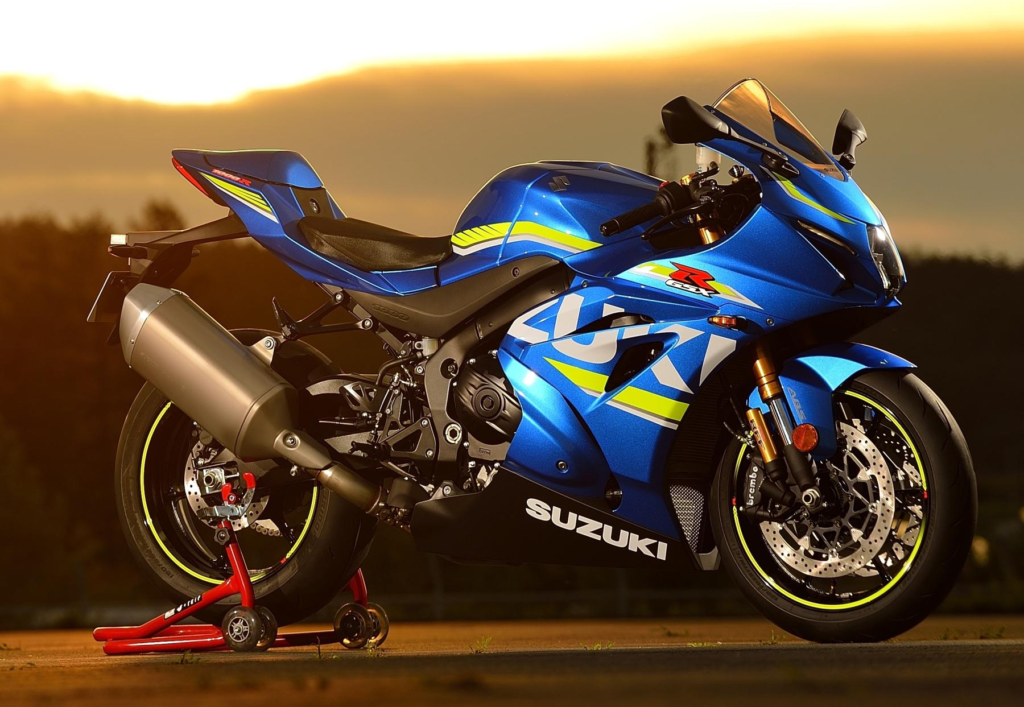 Yamaha YZF-R1 y la Suzuki GSX-R1000